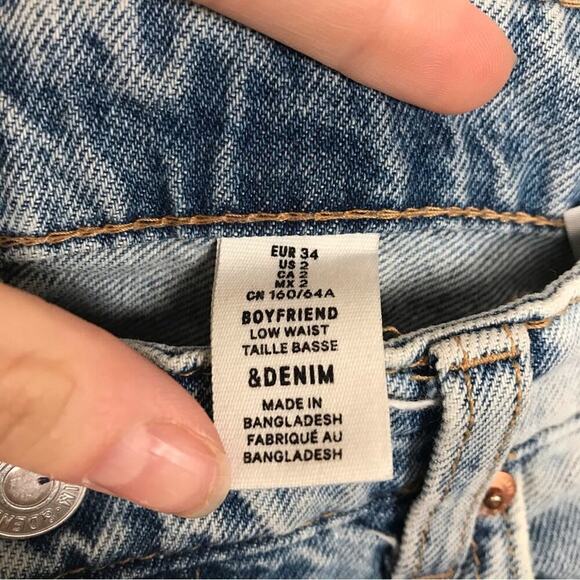 H&M Jeans ripped light wash boyfriend skater size 2 raw hem casual jeans - Picture 5 of 6